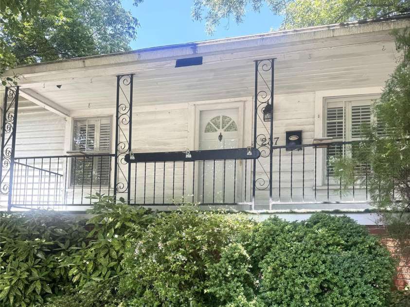 237 Institute Street, Mooresville, NC 28115.  MLS# CAR4269629, YatesRealty ID 21251. 