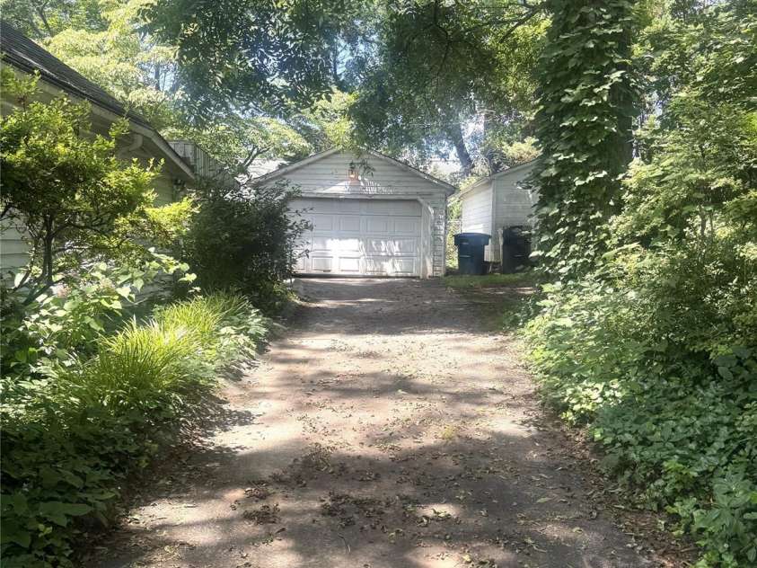 237 Institute Street, Mooresville, NC 28115.  MLS# CAR4269629, YatesRealty ID 21251. 