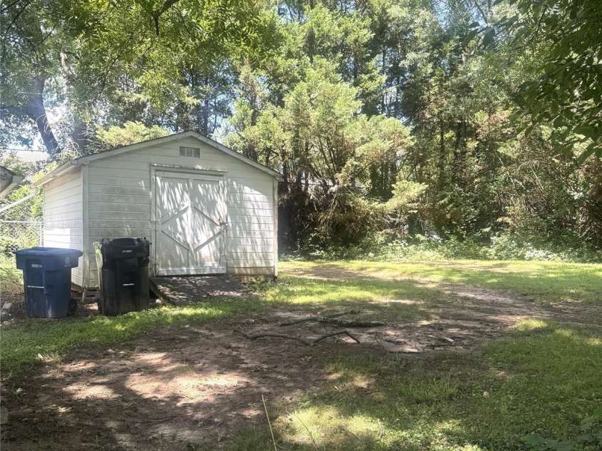 237 Institute Street, Mooresville, NC 28115.  MLS# CAR4269629, YatesRealty ID 21251. 