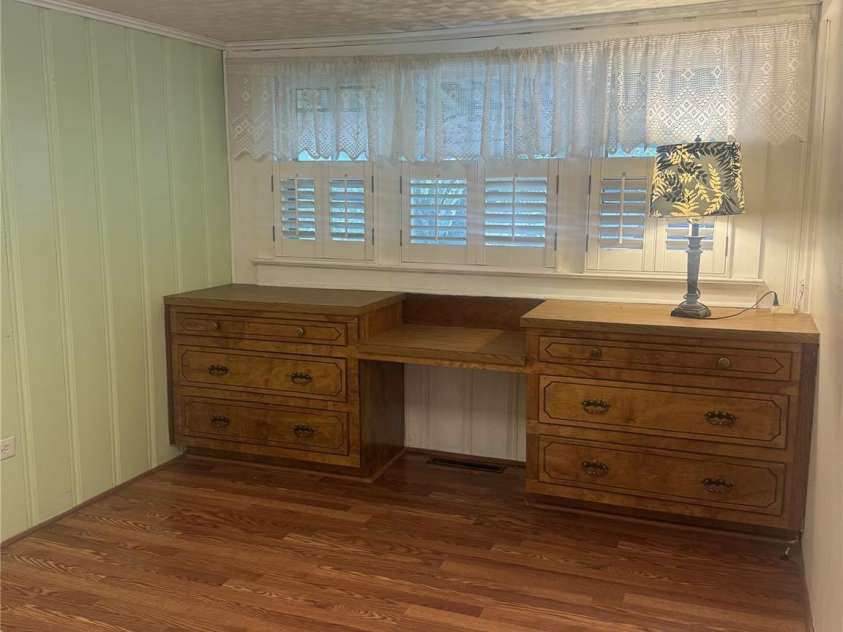 237 Institute Street, Mooresville, NC 28115.  MLS# CAR4269629, YatesRealty ID 21251. 