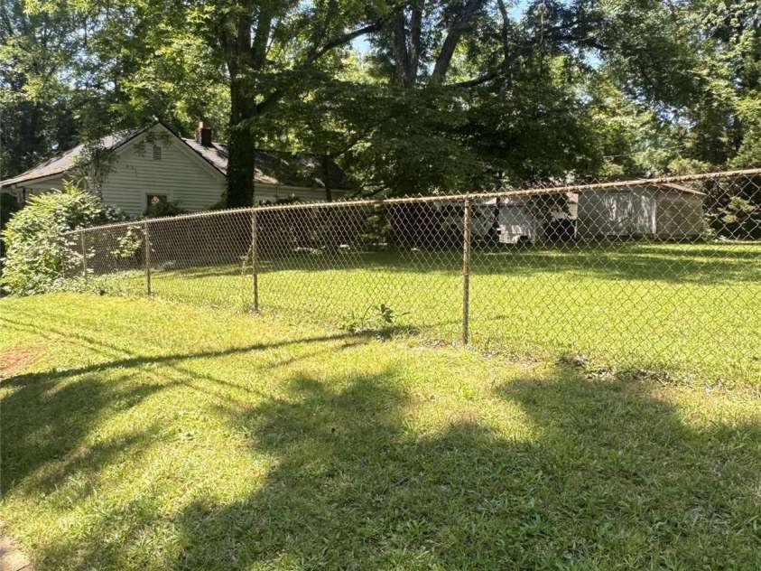 237 Institute Street, Mooresville, NC 28115.  MLS# CAR4269629, YatesRealty ID 21251. 