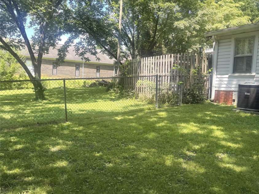 237 Institute Street, Mooresville, NC 28115.  MLS# CAR4269629, YatesRealty ID 21251. 