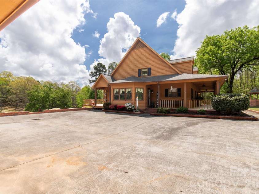 529 Langley Road, Lancaster, SC 29720.  MLS# CAR4364115, YatesRealty ID 21251. 