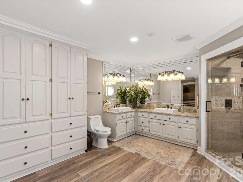 529 Langley Road, Lancaster, SC 29720.  MLS# CAR4364115, YatesRealty ID 21251. Primary Bath