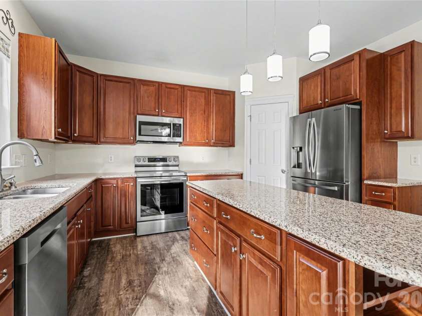16014 Raptor Court, Charlotte, NC 28278.  MLS# CAR4356754, YatesRealty ID 21252. 