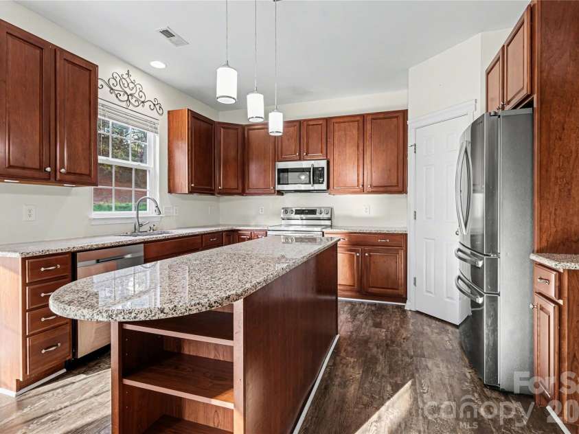 16014 Raptor Court, Charlotte, NC 28278.  MLS# CAR4356754, YatesRealty ID 21252. 