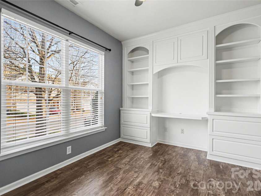 16014 Raptor Court, Charlotte, NC 28278.  MLS# CAR4356754, YatesRealty ID 21252. Office