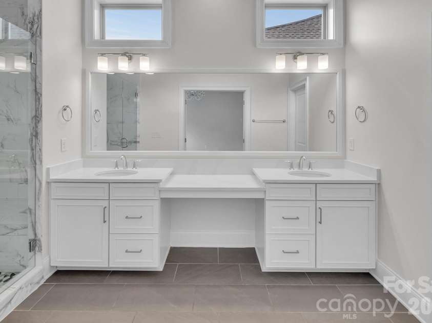 14008 Little Spring Court, Charlotte, NC 28278.  MLS# CAR4292968, YatesRealty ID 21253. 