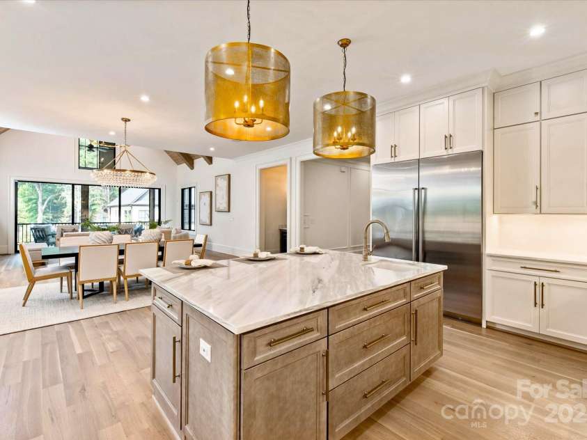 3524 Lacie Lane, Charlotte, NC 28211.  MLS# CAR4254201, YatesRealty ID 21253. 