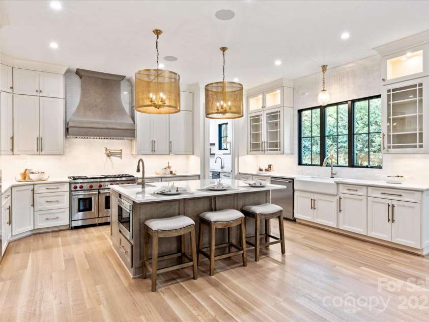 3524 Lacie Lane, Charlotte, NC 28211.  MLS# CAR4254201, YatesRealty ID 21253. 