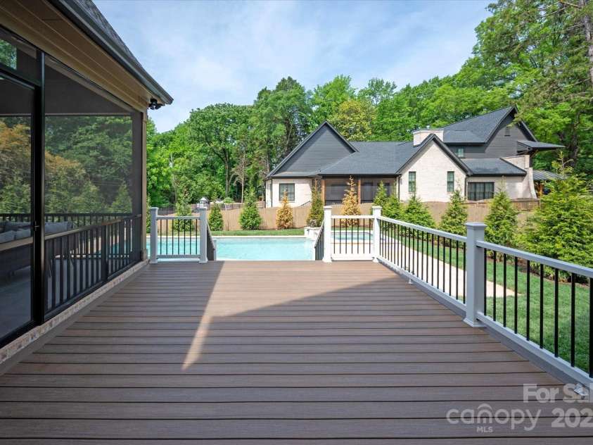 3524 Lacie Lane, Charlotte, NC 28211.  MLS# CAR4254201, YatesRealty ID 21253. 