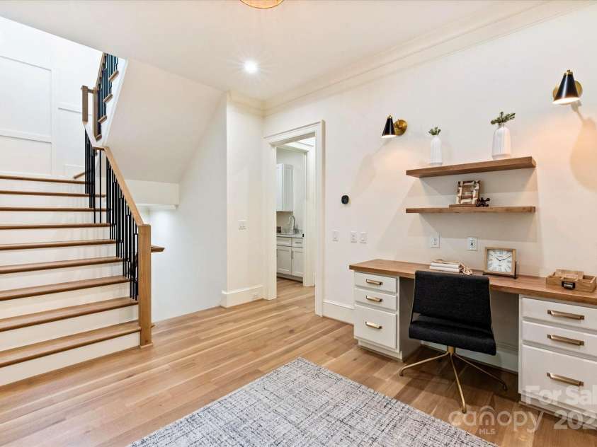 3524 Lacie Lane, Charlotte, NC 28211.  MLS# CAR4254201, YatesRealty ID 21253. Landing