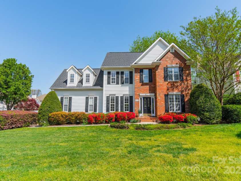 16718 Hampton Crossing Drive, Huntersville, NC 28078.  MLS# CAR4244553, YatesRealty ID 21254. 