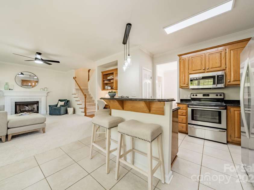 16718 Hampton Crossing Drive, Huntersville, NC 28078.  MLS# CAR4244553, YatesRealty ID 21254. 