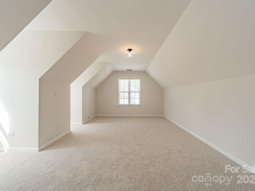 16718 Hampton Crossing Drive, Huntersville, NC 28078.  MLS# CAR4244553, YatesRealty ID 21254. 