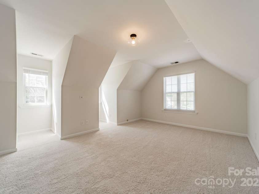16718 Hampton Crossing Drive, Huntersville, NC 28078.  MLS# CAR4244553, YatesRealty ID 21254. 