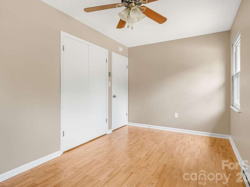 82 Lees Creek Road, Asheville, NC 28806.  MLS# CAR4378093, YatesRealty ID 21255. 