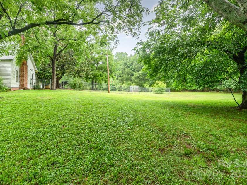 520 Eastwood Park Circle, Albemarle, NC 28001.  MLS# CAR4265334, YatesRealty ID 21256. 