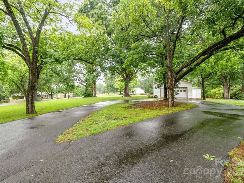 520 Eastwood Park Circle, Albemarle, NC 28001.  MLS# CAR4265334, YatesRealty ID 21256. 