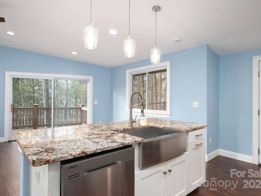 106 Buffalo Trail, Asheville, NC 28805.  MLS# CAR4206308, YatesRealty ID 21258. 