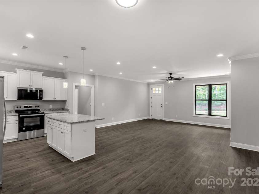 2212 University Drive, Lancaster, SC 29720.  MLS# CAR4247230, YatesRealty ID 21259. 