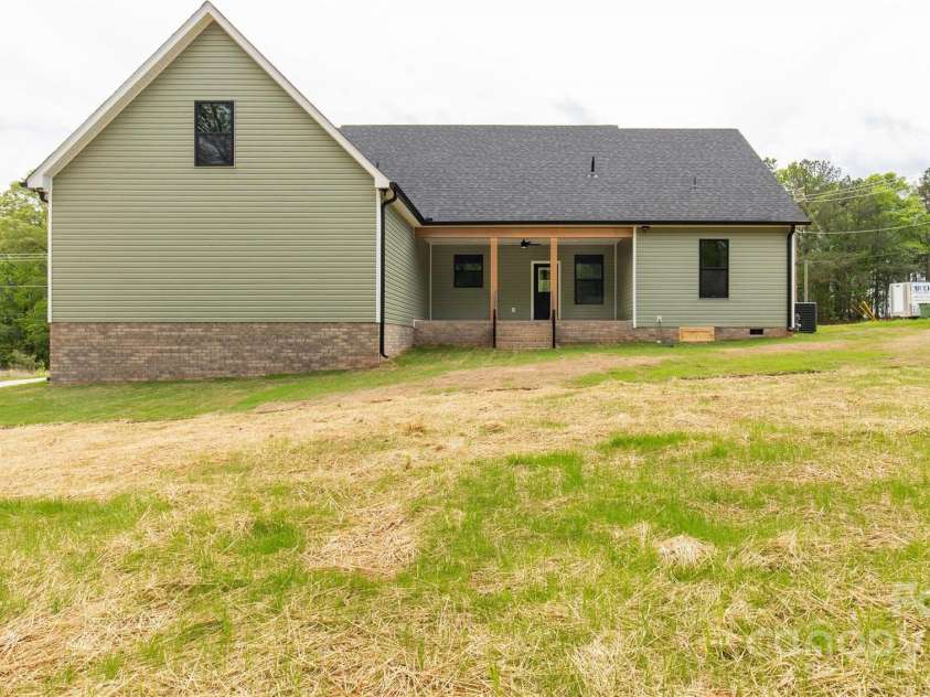 2212 University Drive, Lancaster, SC 29720.  MLS# CAR4247230, YatesRealty ID 21259. 