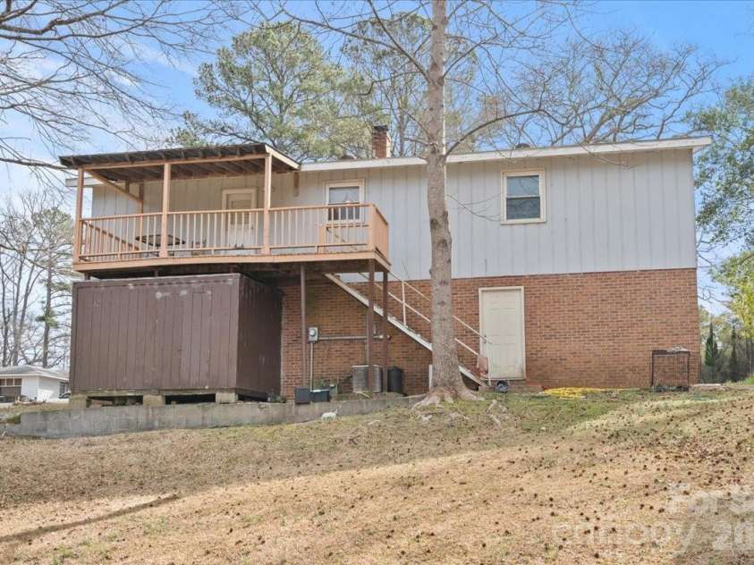 106 Elizabeth Drive, Cheraw, SC 29520.  MLS# CAR4346107, YatesRealty ID 2126. 