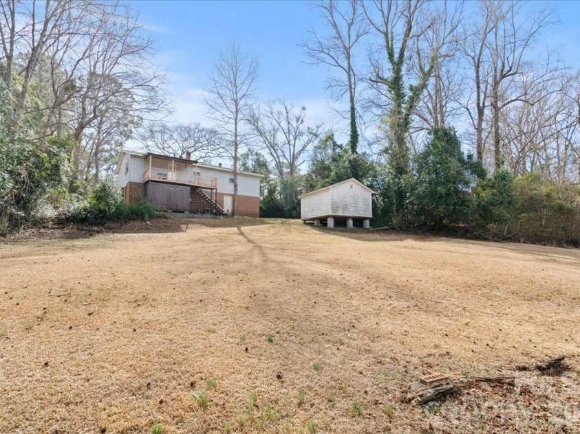 106 Elizabeth Drive, Cheraw, SC 29520.  MLS# CAR4346107, YatesRealty ID 2126. 
