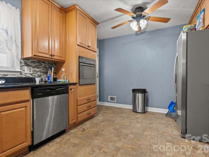 106 Elizabeth Drive, Cheraw, SC 29520.  MLS# CAR4346107, YatesRealty ID 2126. 