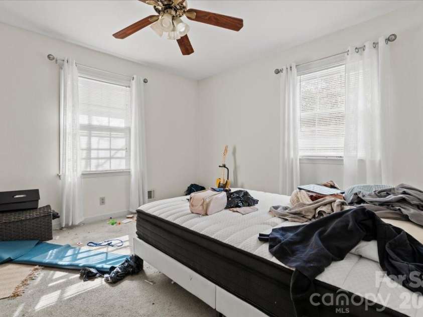 106 Elizabeth Drive, Cheraw, SC 29520.  MLS# CAR4346107, YatesRealty ID 2126. 