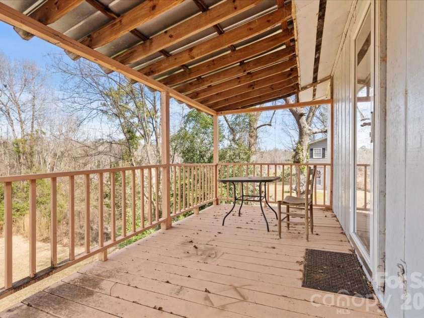 106 Elizabeth Drive, Cheraw, SC 29520.  MLS# CAR4346107, YatesRealty ID 2126. 