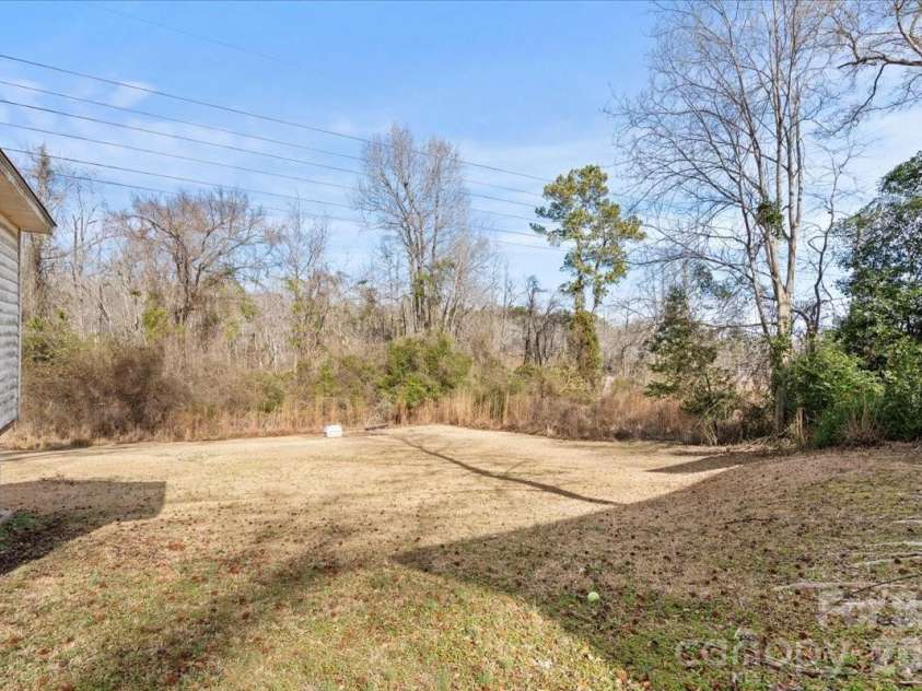 106 Elizabeth Drive, Cheraw, SC 29520.  MLS# CAR4346107, YatesRealty ID 2126. 