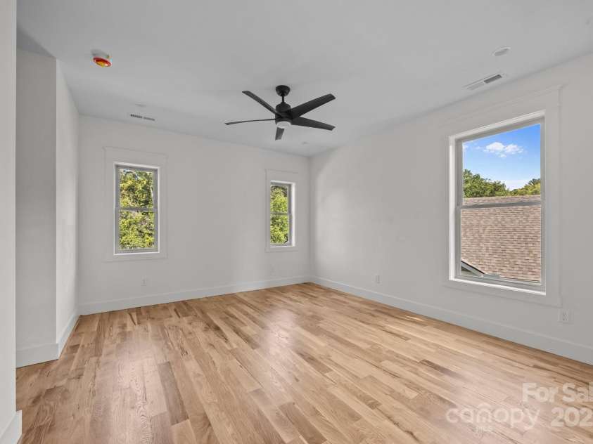 58 Pinedale Road, Asheville, NC 28805.  MLS# CAR4320485, YatesRealty ID 2126. Primary bedroom