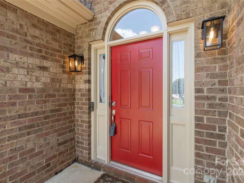 14747 Pomerol Lane, Pineville, NC 28134.  MLS# CAR4273113, YatesRealty ID 21260. 