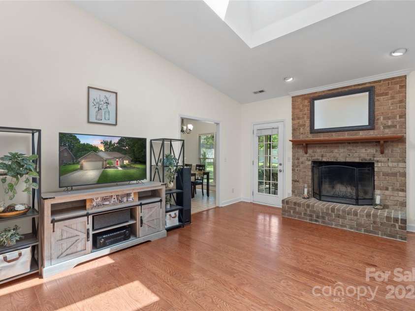 14747 Pomerol Lane, Pineville, NC 28134.  MLS# CAR4273113, YatesRealty ID 21260. 