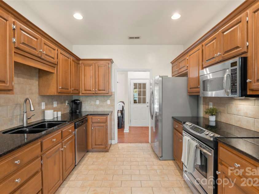 14747 Pomerol Lane, Pineville, NC 28134.  MLS# CAR4273113, YatesRealty ID 21260. 