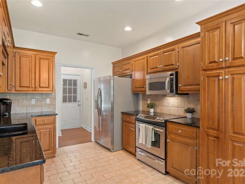 14747 Pomerol Lane, Pineville, NC 28134.  MLS# CAR4273113, YatesRealty ID 21260. 