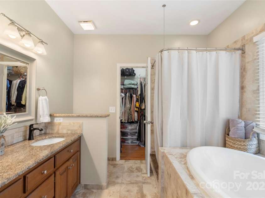 14747 Pomerol Lane, Pineville, NC 28134.  MLS# CAR4273113, YatesRealty ID 21260. 