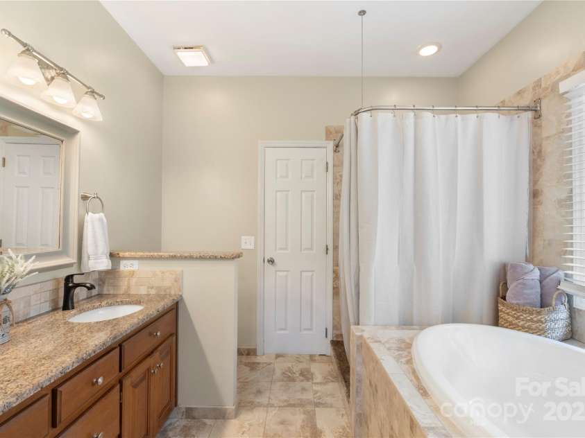 14747 Pomerol Lane, Pineville, NC 28134.  MLS# CAR4273113, YatesRealty ID 21260. 
