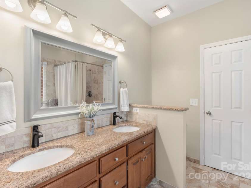 14747 Pomerol Lane, Pineville, NC 28134.  MLS# CAR4273113, YatesRealty ID 21260. 
