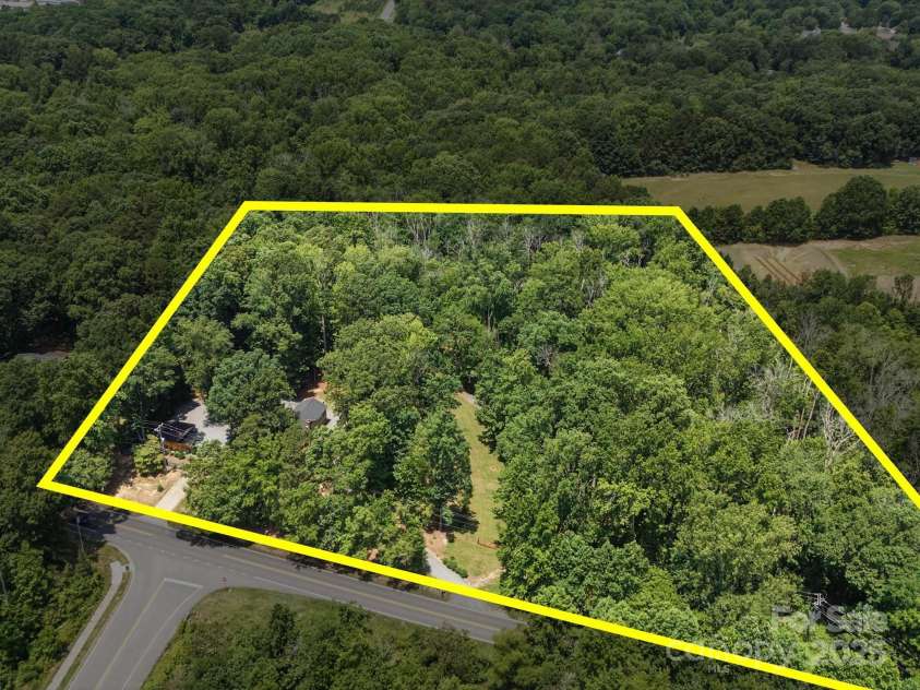 2345 Stallings Road, Matthews, NC 28104.  MLS# CAR4268462, YatesRealty ID 21262. 