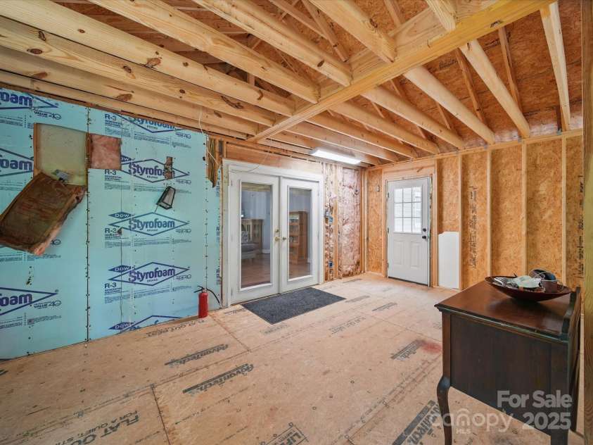 2345 Stallings Road, Matthews, NC 28104.  MLS# CAR4268462, YatesRealty ID 21262. 