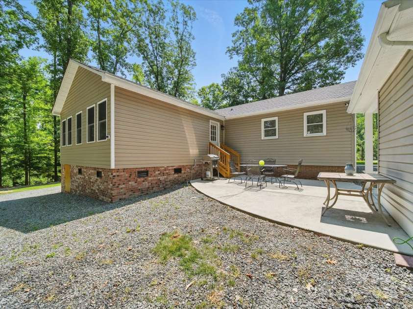 2345 Stallings Road, Matthews, NC 28104.  MLS# CAR4268462, YatesRealty ID 21262. 