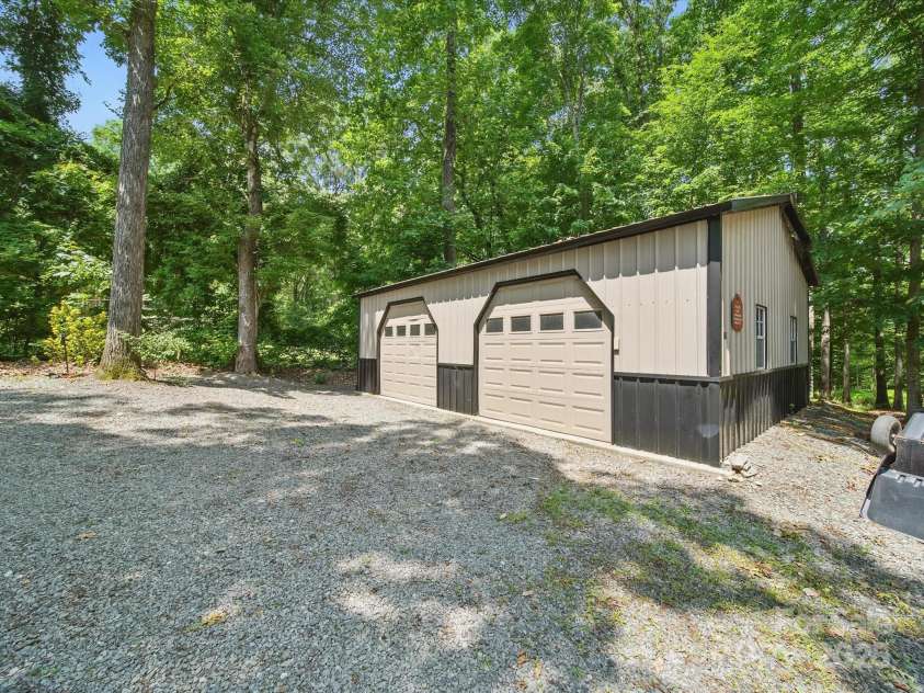 2345 Stallings Road, Matthews, NC 28104.  MLS# CAR4268462, YatesRealty ID 21262. 