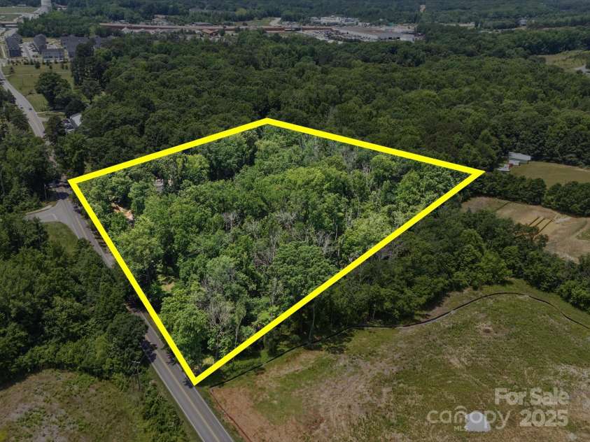 2345 Stallings Road, Matthews, NC 28104.  MLS# CAR4268462, YatesRealty ID 21262. 