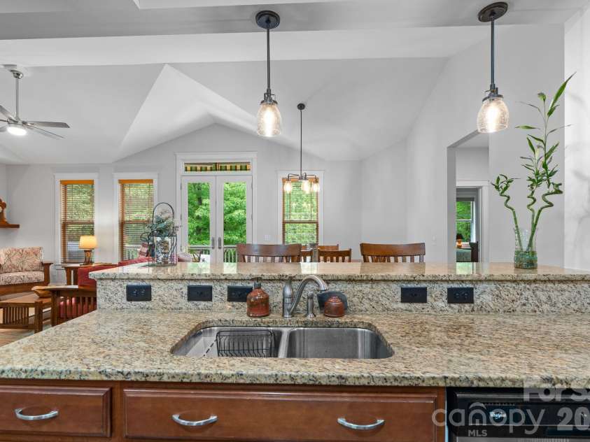 316 Fennel Dun Circle, Biltmore Lake, NC 28715.  MLS# CAR4378925, YatesRealty ID 21263. Open floor plan