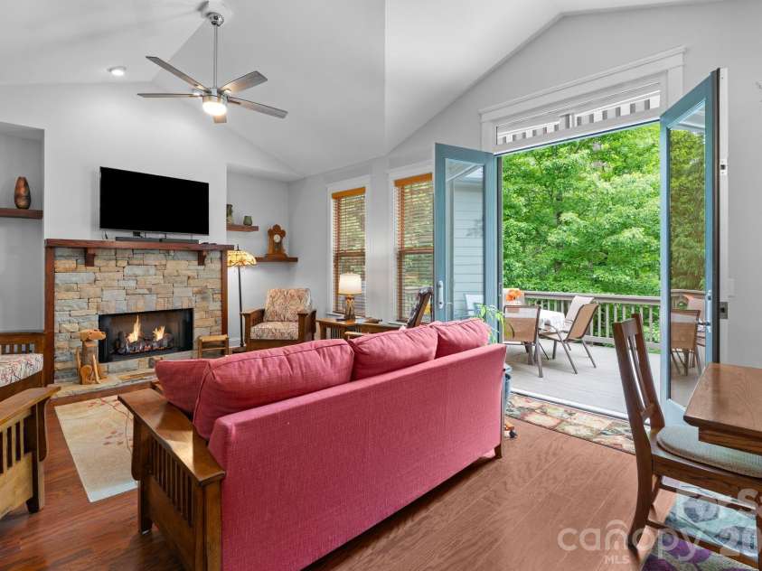 316 Fennel Dun Circle, Biltmore Lake, NC 28715.  MLS# CAR4378925, YatesRealty ID 21263. Upgraded double doors to open onto back deck