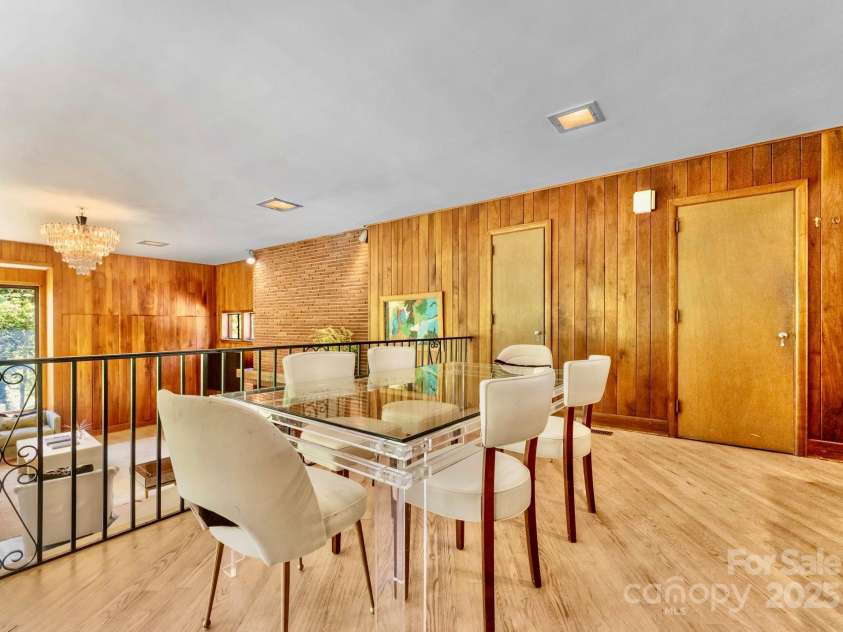 916 Park Drive, Lincolnton, NC 28092.  MLS# CAR4322896, YatesRealty ID 21264. 