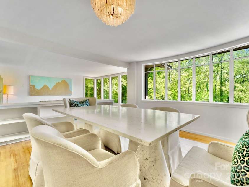 916 Park Drive, Lincolnton, NC 28092.  MLS# CAR4322896, YatesRealty ID 21264. 