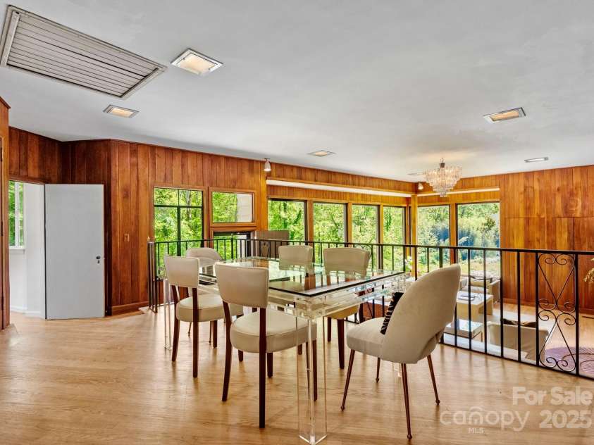 916 Park Drive, Lincolnton, NC 28092.  MLS# CAR4322896, YatesRealty ID 21264. 